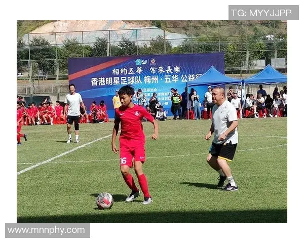 麻将“心理压制”：如何通过快速摸牌、打牌节奏向对手施加“我已入听”的假象？（麻将心理压制术：通过加快摸牌与出牌节奏制造“我已入听”的假象）